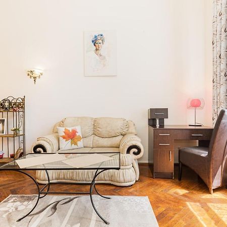 Hera Apartment - Old Town Брашов Экстерьер фото