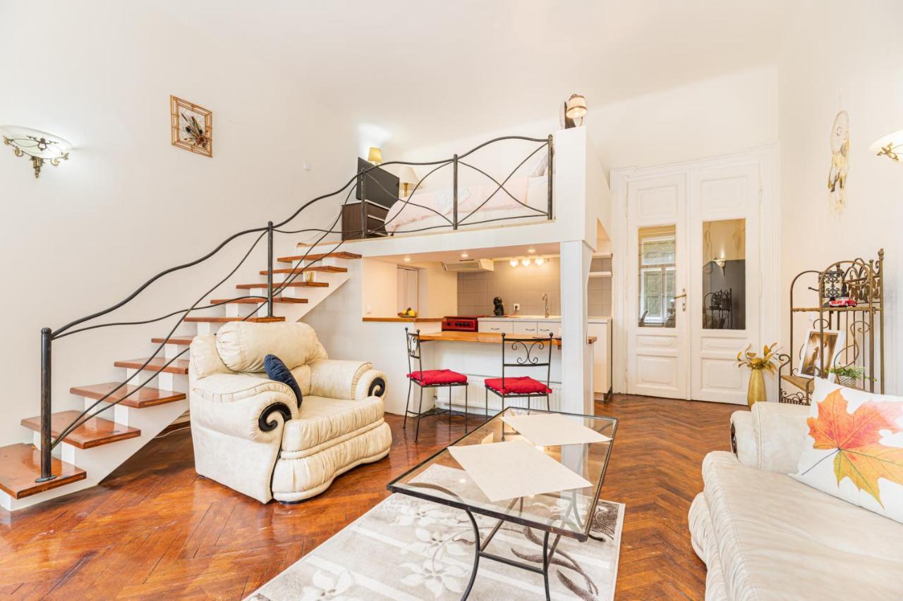 Hera Apartment - Old Town Брашов Экстерьер фото