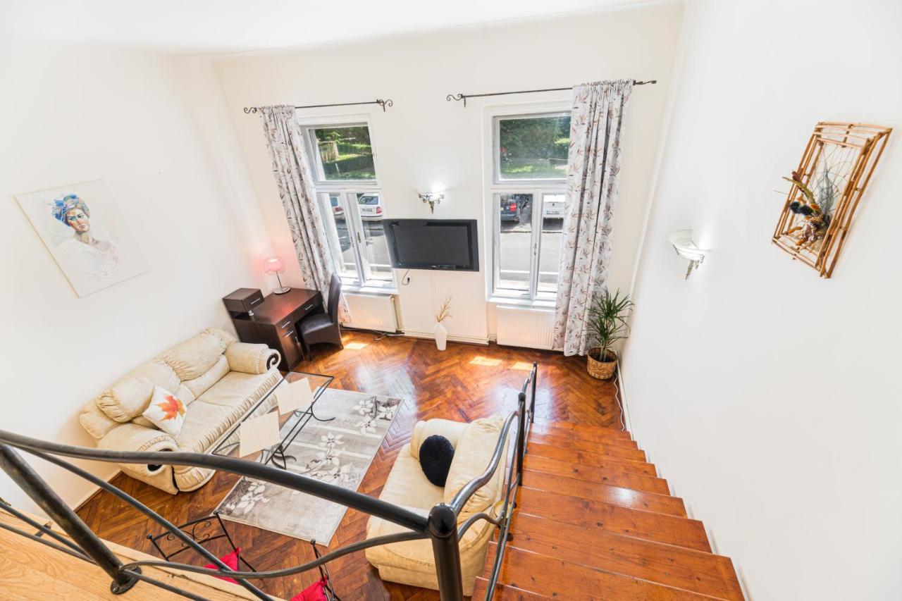 Hera Apartment - Old Town Брашов Экстерьер фото