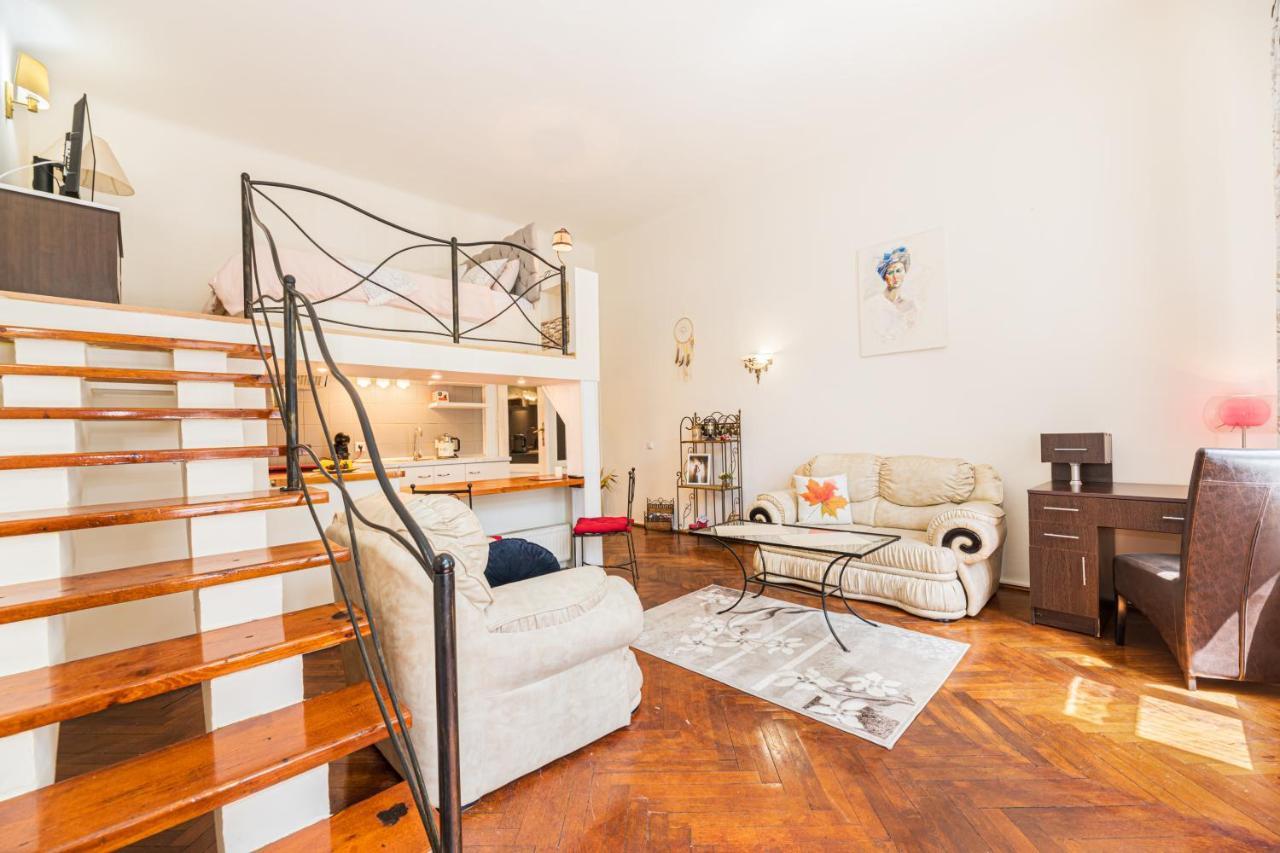 Hera Apartment - Old Town Брашов Экстерьер фото