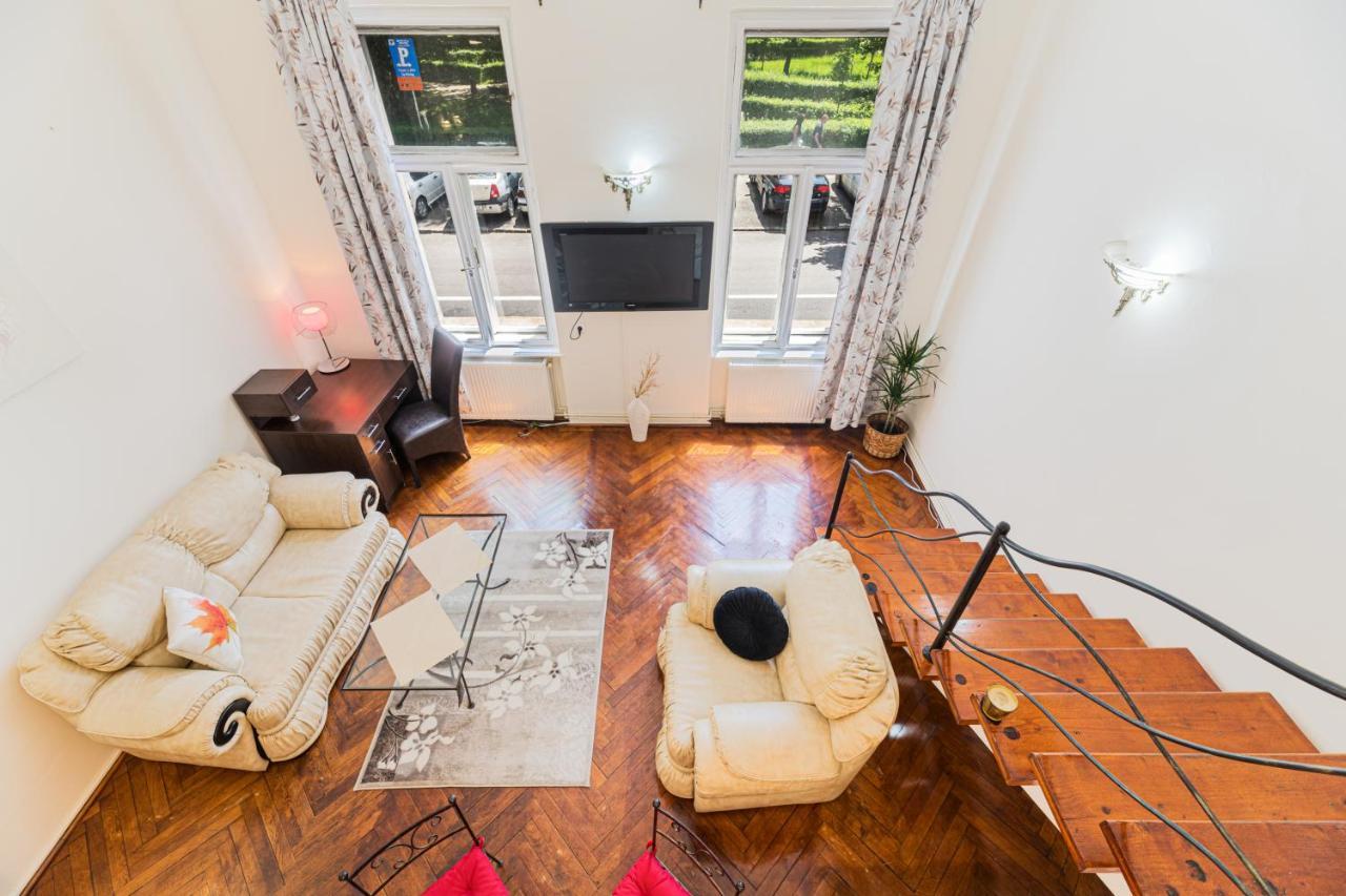 Hera Apartment - Old Town Брашов Экстерьер фото