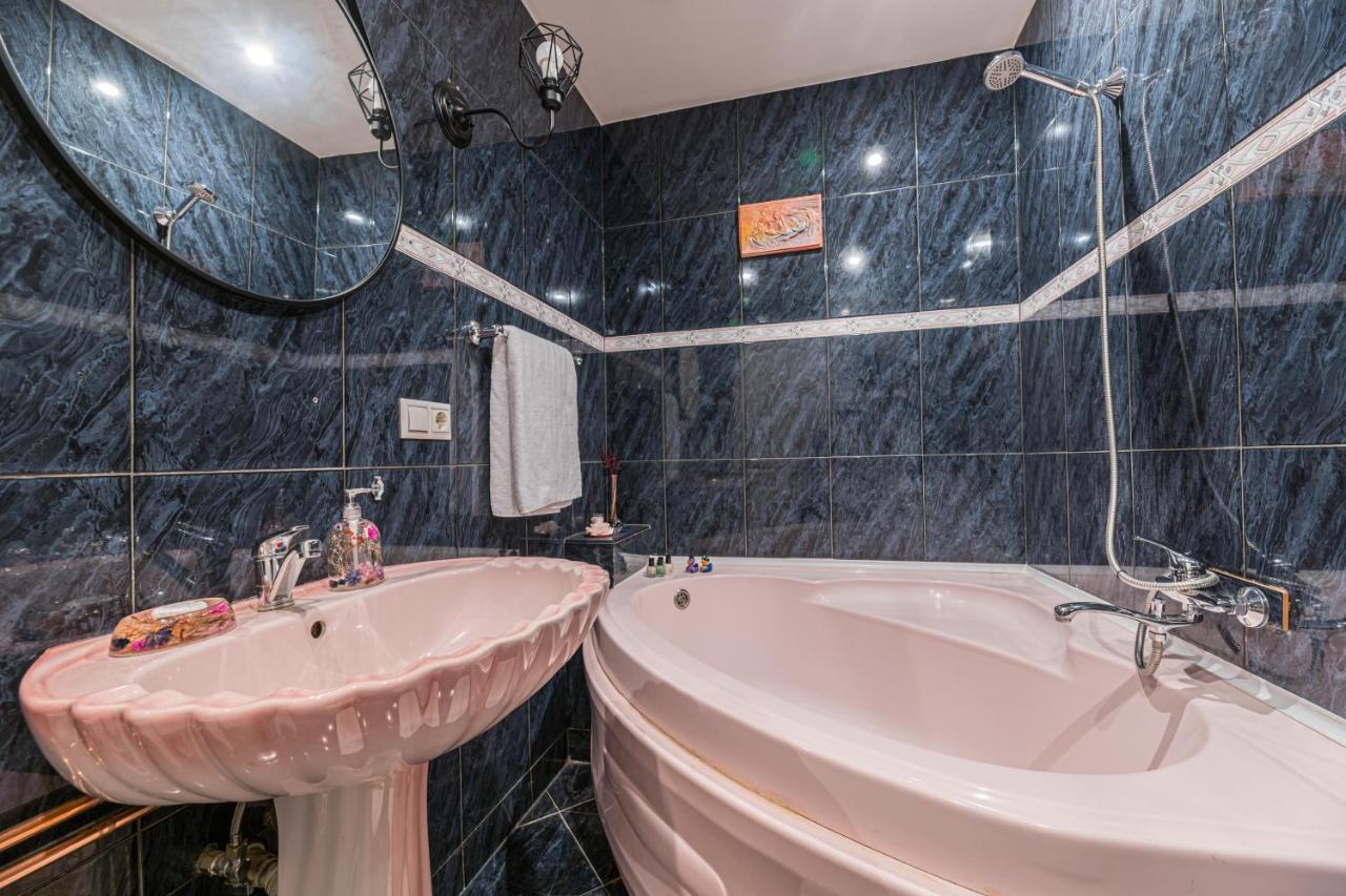Hera Apartment - Old Town Брашов Экстерьер фото